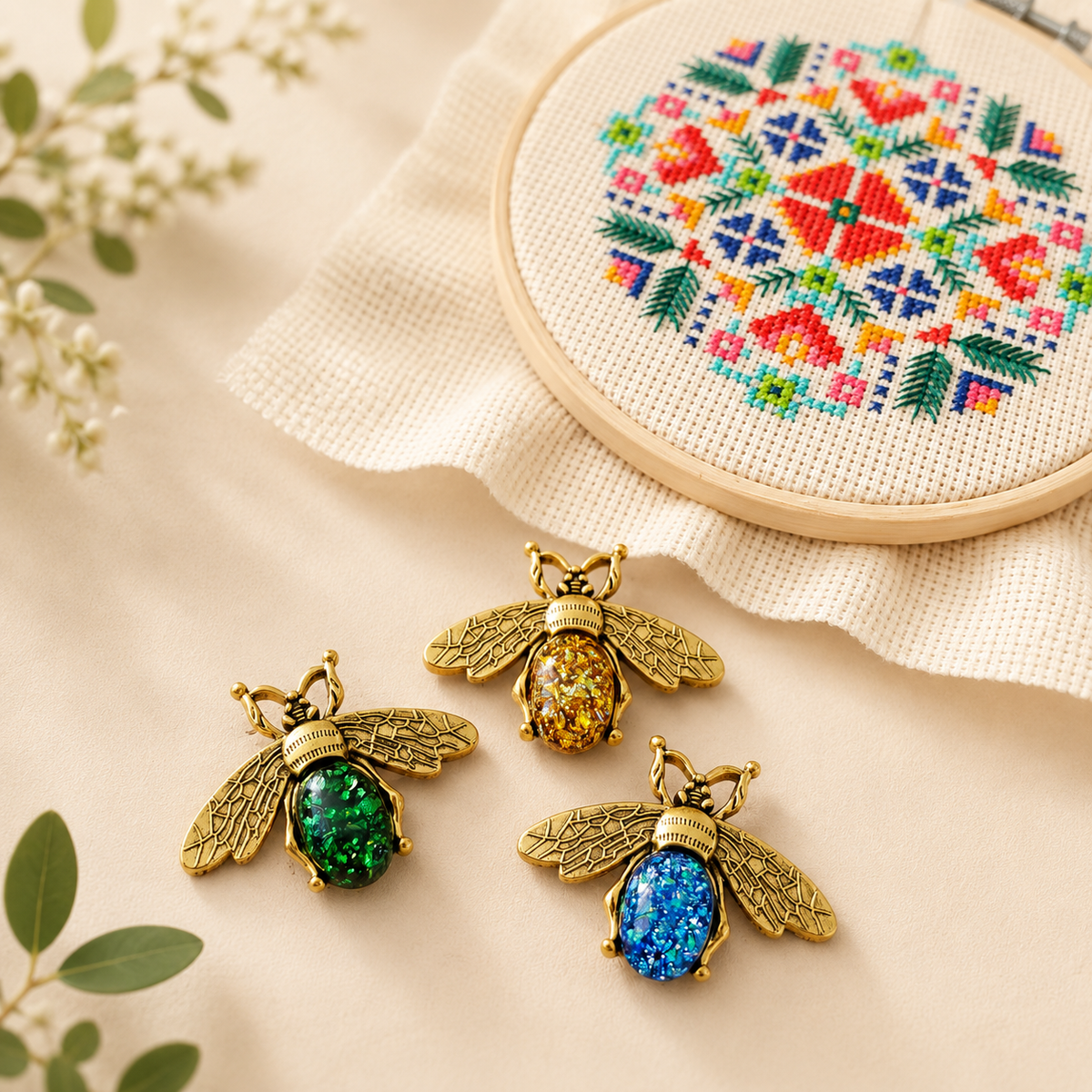 Bee Needle Minder